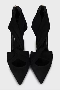 Pointed toe suede shoes