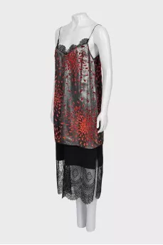 Dress with straps decorated with weaving