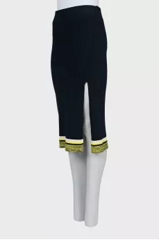 Ribbed skirt with side slit