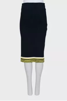Ribbed skirt with side slit