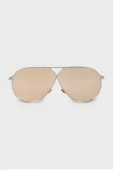 Aviator sunglasses with mirrored lenses