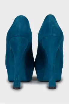 Blue suede shoes