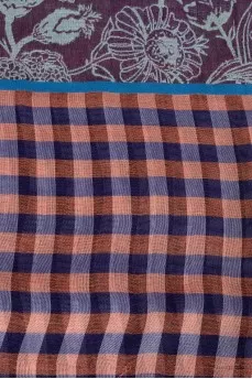 Scarf in a combined print