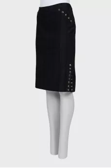 Striped skirt decorated with eyelet