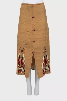 Brown skirt with embroidered pattern