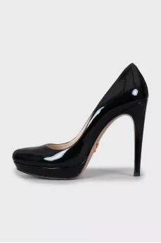 Black patent leather shoes