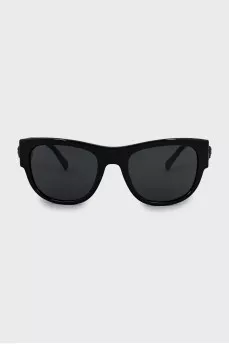 Wayfarer sunglasses in black