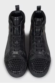 Men's sneakers decorated with spikes
