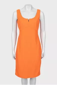 Fitted dress with textured pattern
