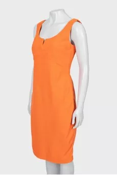 Fitted dress with textured pattern