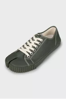 Tabi sneakers with tag