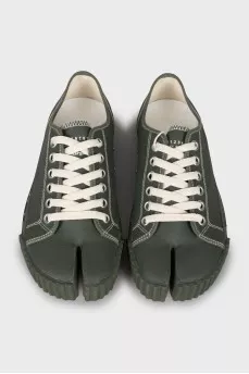 Tabi sneakers with tag