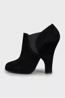 Suede ankle boots with curved heel