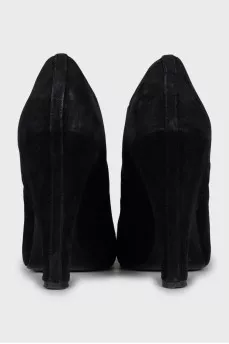 Suede ankle boots with curved heel