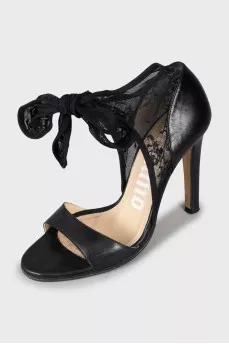 Leather sandals with lace ties