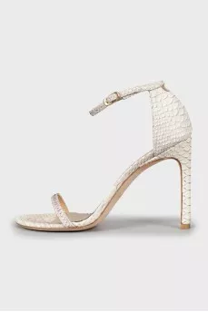 Leather sandals with thin straps