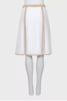 Pleated skirt with slits