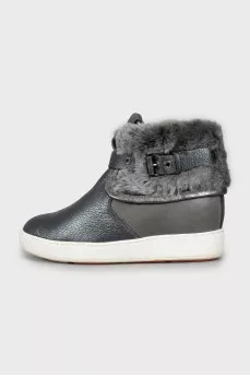 Silver boots with fur