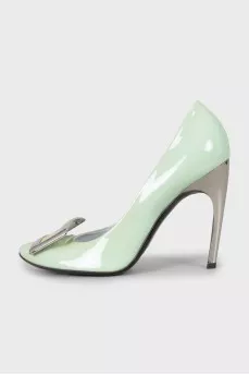 Patent leather shoes with metal heels