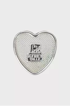 Pendant in the shape of a heart with a pattern
