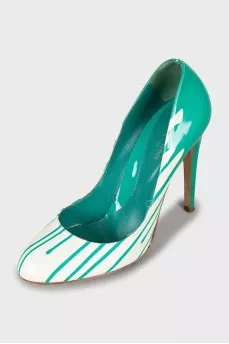 Two-tone patent leather shoes