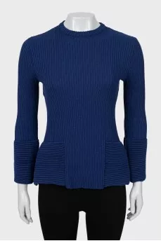 Ribbed sweater with wide sleeves