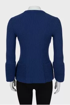 Ribbed sweater with wide sleeves