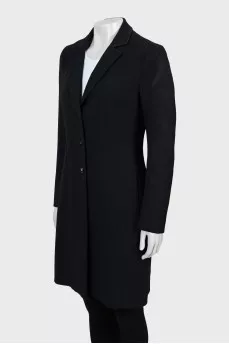 Single-breasted coat with a fitted cut
