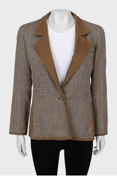 Printed jacket with side slits