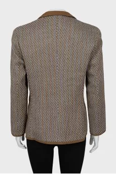 Printed jacket with side slits