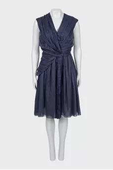 Fitted dress with draping