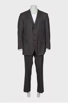 Men's suit made of wool and silk