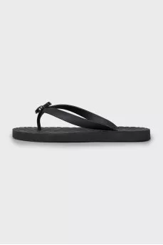 Rubber flip flops with embossed logo
