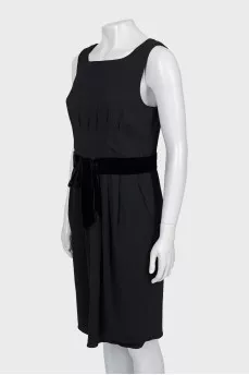 Fitted dress with velour bow