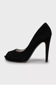 Black suede heeled shoes