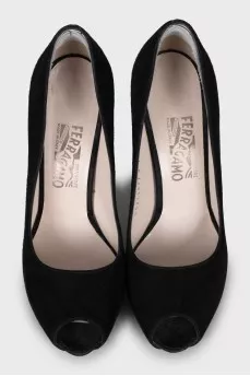 Black suede heeled shoes