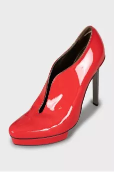Patent leather ankle boots with stiletto heels