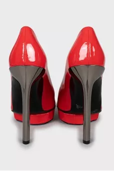 Patent leather ankle boots with stiletto heels