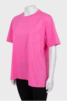 Pink T-shirt with patch pocket