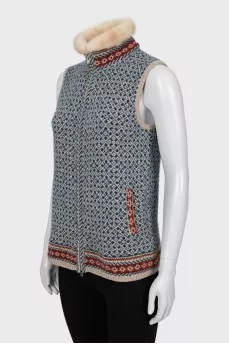 Cashmere vest with fur collar