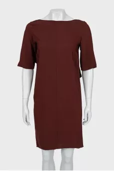 Dress with V-neck on the back