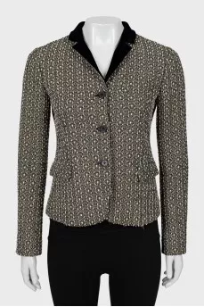 Fitted jacket with a relief pattern