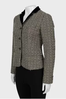 Fitted jacket with a relief pattern