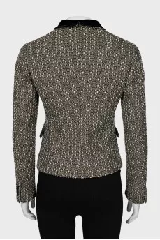 Fitted jacket with a relief pattern