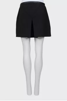 Shorts-skirt with leather belt