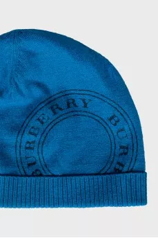 Knitted hat with brand logo