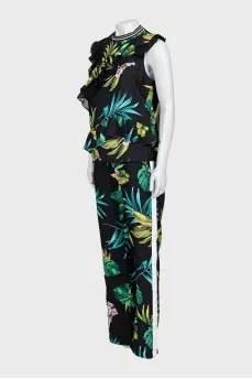 Printed suit with frills