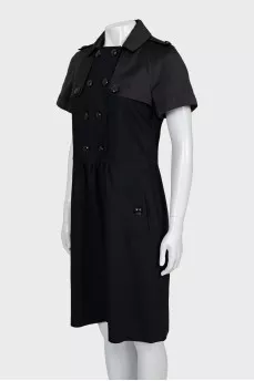 Платье двубортного кроя с воротником