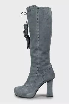 Suede boots with contrast seams