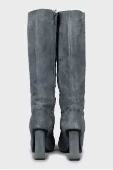 Suede boots with contrast seams
